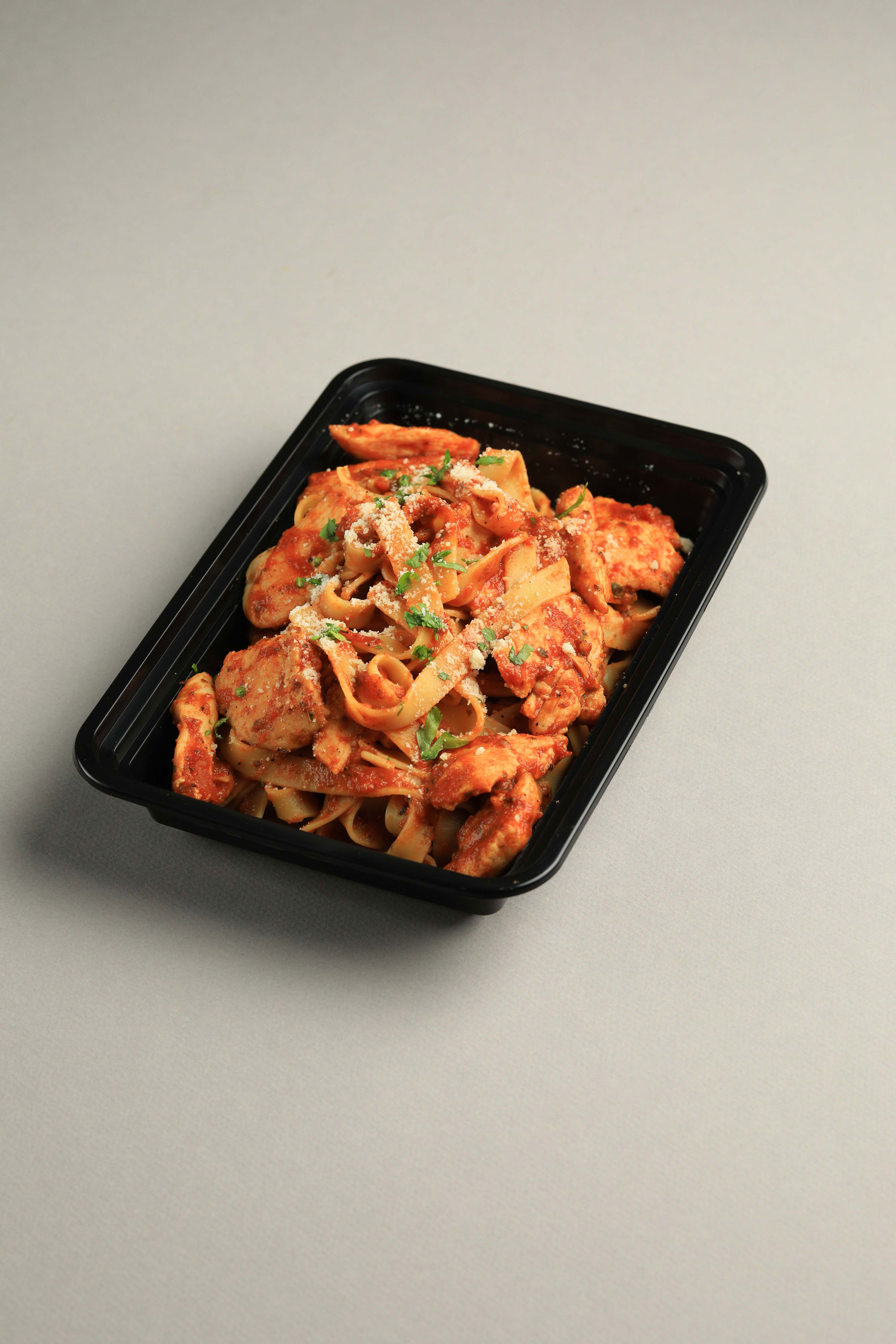 CHICKEN FETTUCINI MARINARA PASTA